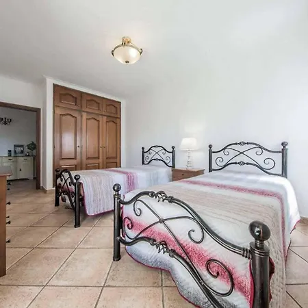 Silva Balbina Αλμπουφέιρα